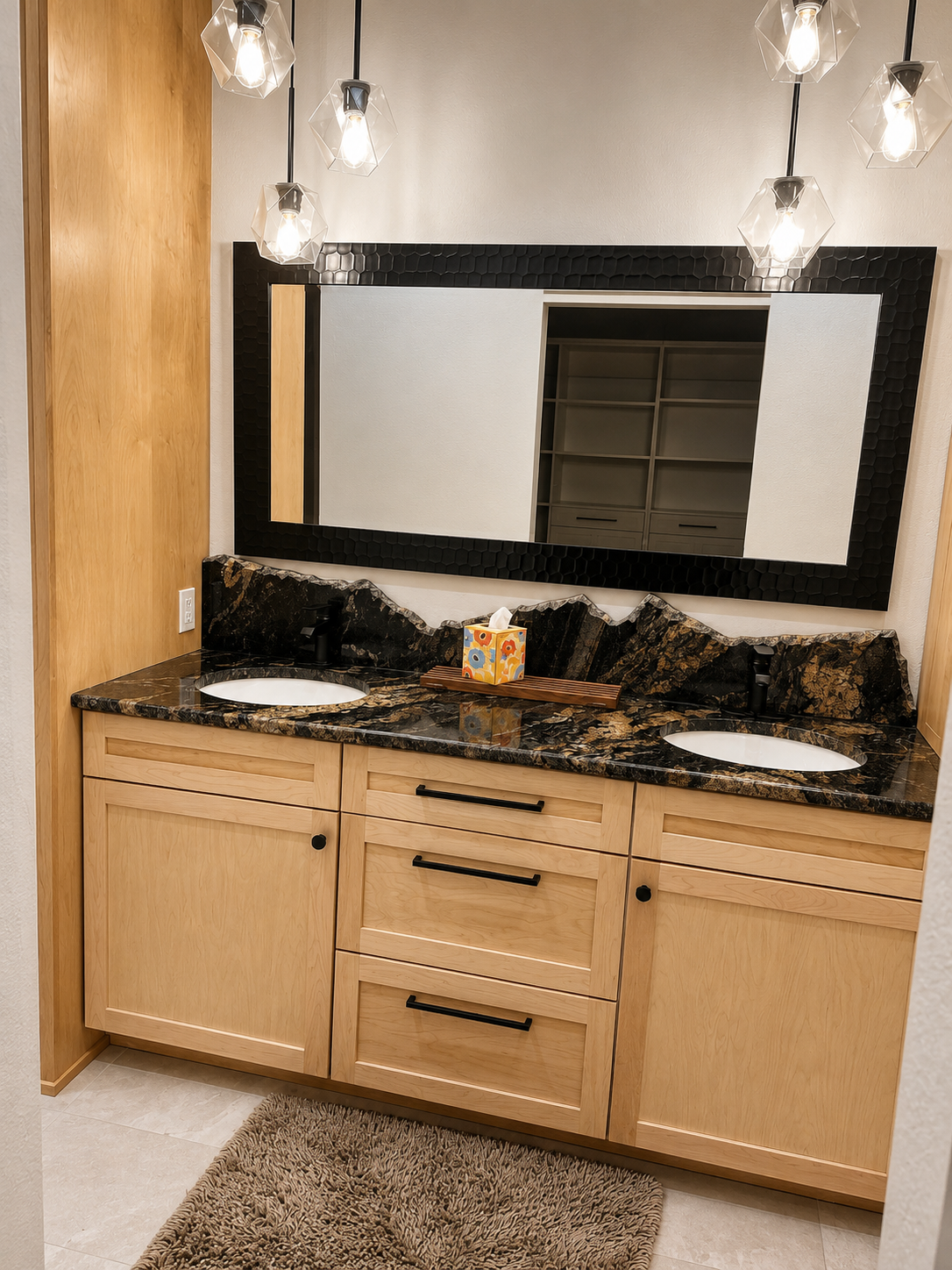 Main house king suite bathroom