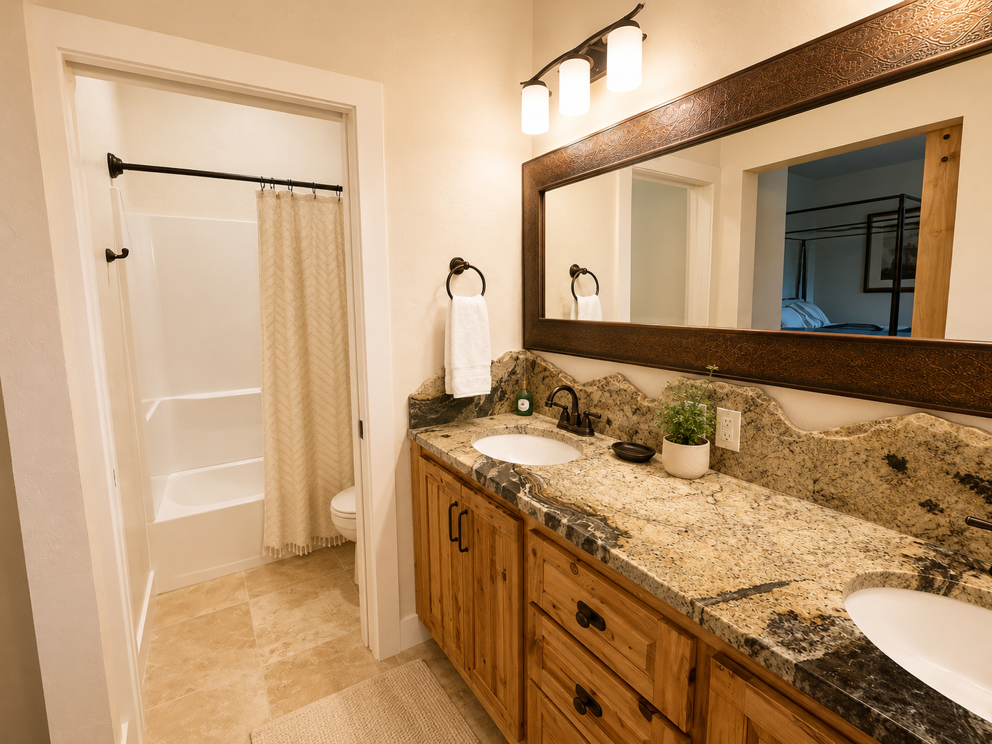 Main house queen suite bathroom