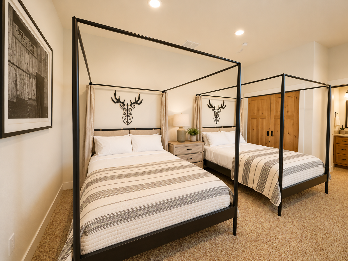 Main house queen suite